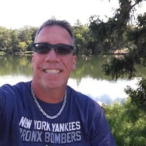 Meet your Posher, Dennis